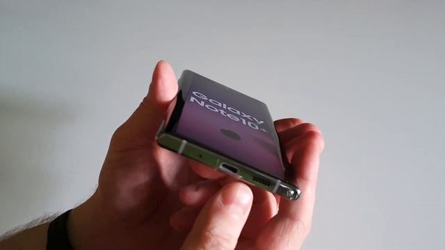 Samsung Galaxy Note 10 Plus - распаковка в топовом цвете Aura Glow! Он стоит 90к... Аааааа... смотреть онлайн