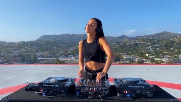 Colyn feat Maurits Colijn - Bridges In The Sky (REMIX).mp4