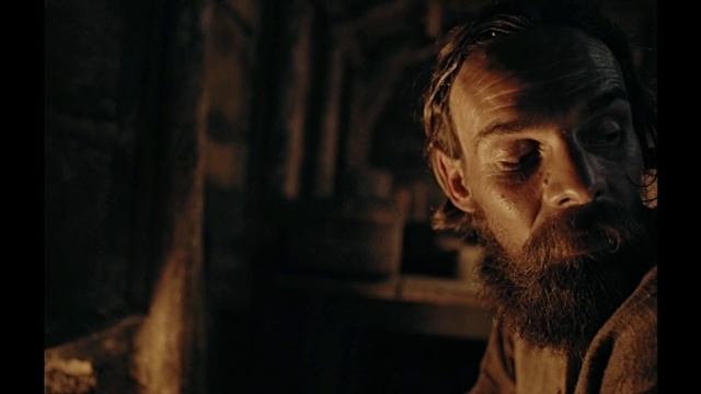 В лесу пробудилось нечто, поедающее мозги людей... смотреть онлайн