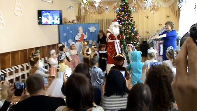 Новогодний утренник в детском саду №28 г.Бердянск (часть2) смотреть онлайн