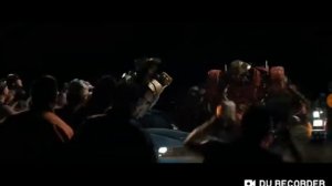 Атом бился против всех роботов под крутю музыку!