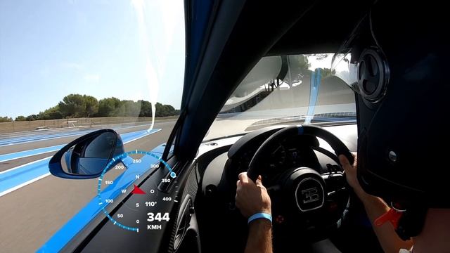 350 km/h Bugatti Chiron Pur Sport // 1500 PS // Circuit Paul Ricard смотреть онлайн
