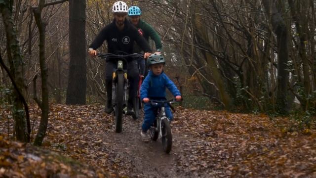 The Best Way To Go Mountain Biking With Kids | Tips To Turn Your Sprogs Into Shredders! смотреть онлайн