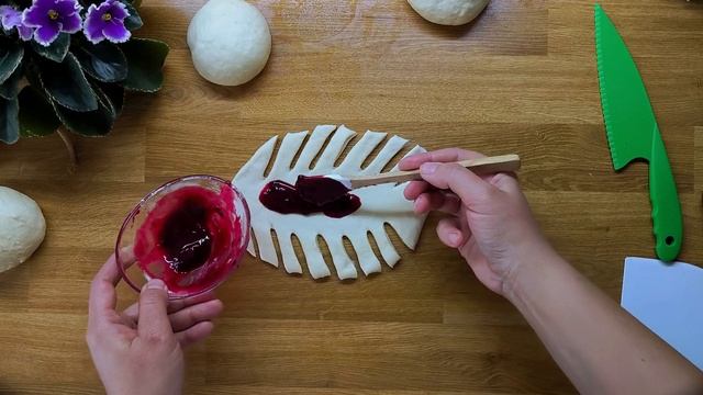 Булки с простым (смородиновым) вареньем такие вкусные, не верила пока не приготовила. Легко готовит смотреть онлайн