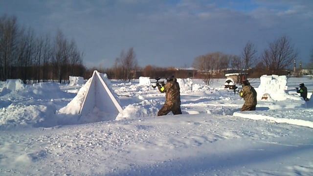 Игра на открытой площадке "Снежный городок" смотреть онлайн