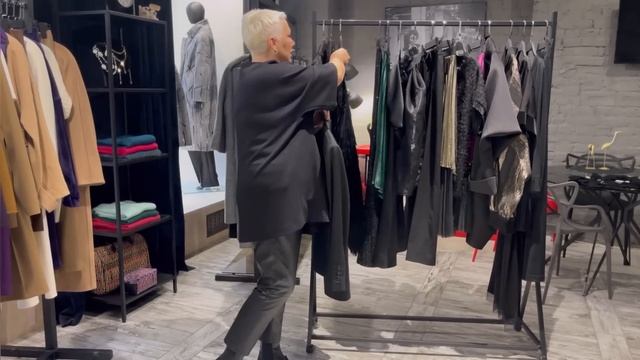 Пайетки, перья, блеск, кружево! Все что будет актуально к Новогоднему торжеству смотреть онлайн