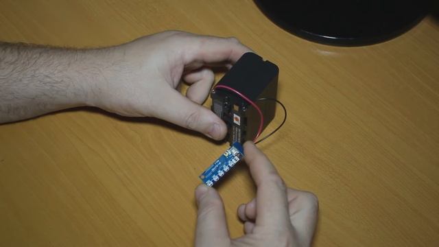 Индикатор заряда Li-ion или Li-Po аккумулятора 7,4V (2S)