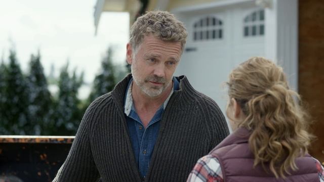 Poinsettias For Christmas - Official Trailer смотреть онлайн