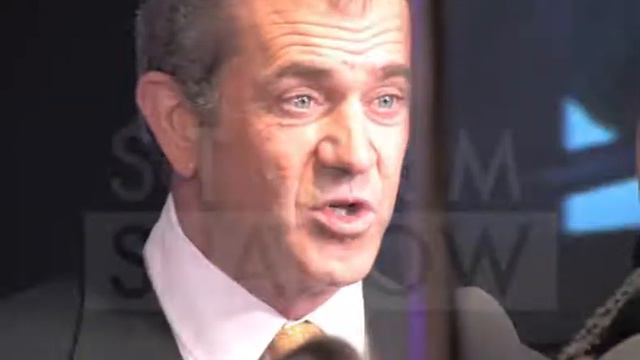 Mel Gibson movie premiere in Paris смотреть онлайн
