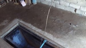 кессон в смотровую яму опустил один. the caisson lowered one into the inspection pit