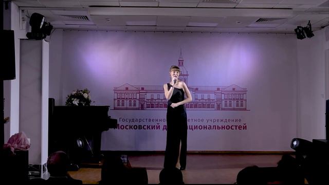 Земля родная - Елена Помозова - поющая ведущая (Cover) смотреть онлайн