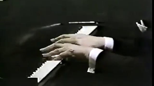 Vladimir Horowitz - Chopin Etude F-dur Op.10/8 (Tokyo, 1983)