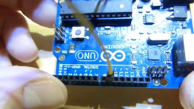 Arduino 04: Attaching and Testing a Servo Motor смотреть онлайн