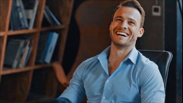 Hande Erçel estaba muy sorprendido y celoso del protagonismo de Kerem Bürsin con Hafsanur. смотреть онлайн
