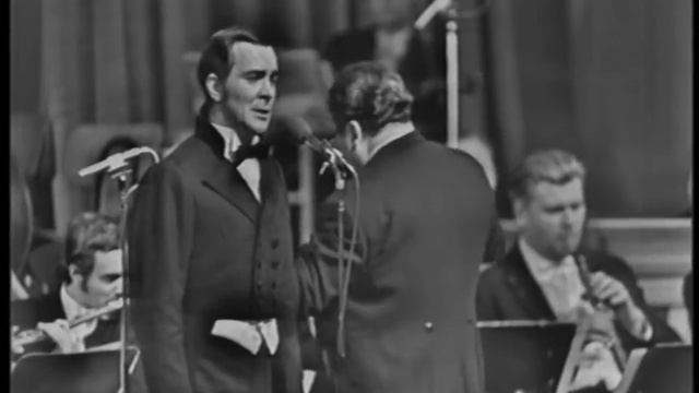 Muslim Magomaev. Песня в замке Черномора смотреть онлайн