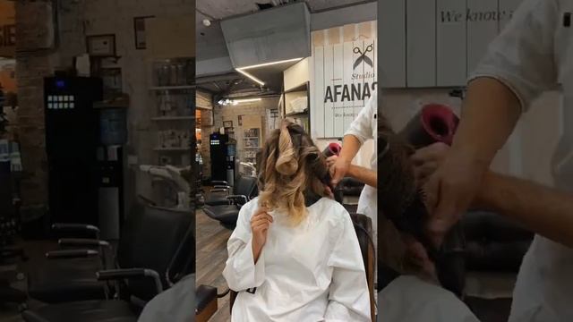 ГУСТЫЕ ВОЛОСЫ / Стрижка В КУБИЧЕСКОЙ проекции / ОБЪЕМНАЯ УКЛАДКА смотреть онлайн