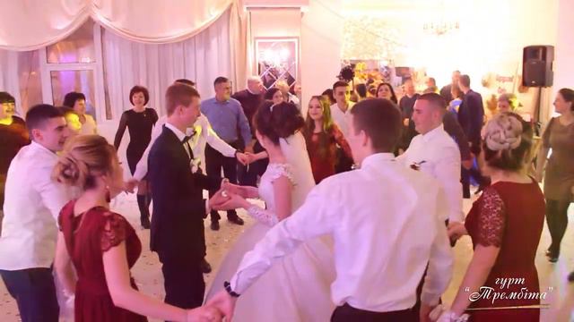 Гурт "ТРЕМБІТА". "Кохай мене". "Многая літа". (Сover version) смотреть онлайн