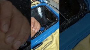 как правильно ставить стекла на трактор."монтаж клина"