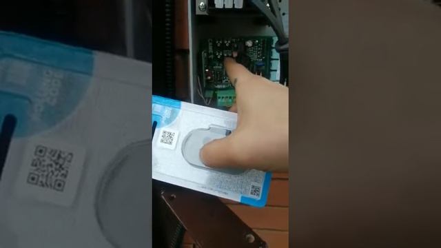 Автоматика Came ati 5000 на распашные ворота и программирование пульта в блок #CAME #вростовенадону смотреть онлайн