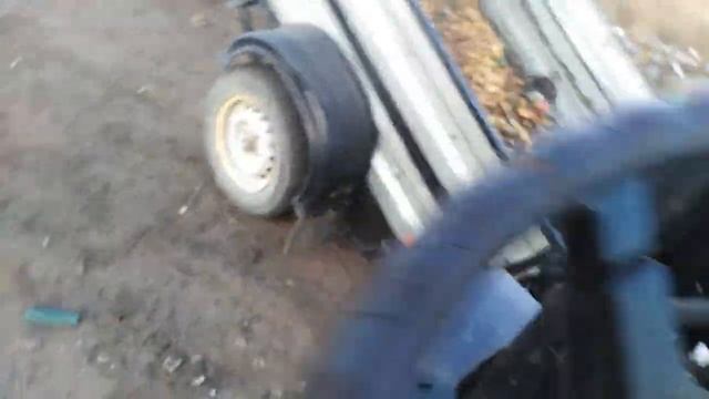 Работа мини погрузчика ,вывоз и разгрузка мусора. смотреть онлайн