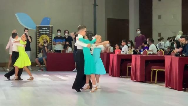 Квик степ Эмиль и Вероник смотреть онлайн