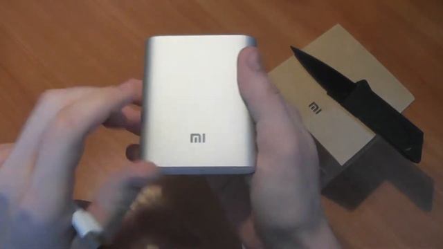 Unboxing Xiaomi 10400 Power Bank & Xiaomi MI Band смотреть онлайн