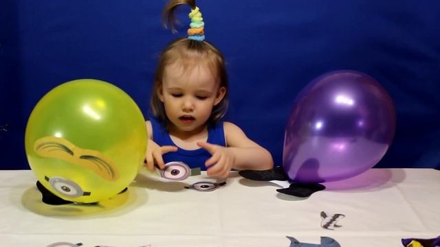 Воздушные шары миньоны делаем декорируем наклейками Balloons minions do decorate with stickers смотреть онлайн
