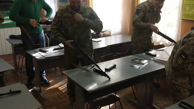 надо уметь многое... смотреть онлайн