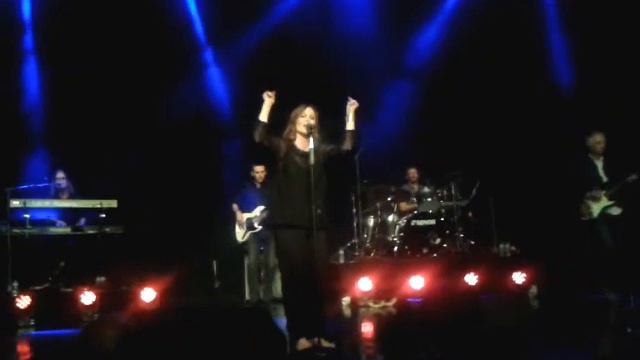 Belinda Carlisle - La Luna...2015 oktober 10. London Indigo O2 Arena смотреть онлайн