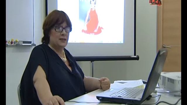 Иконы стиля: женщины и власть смотреть онлайн