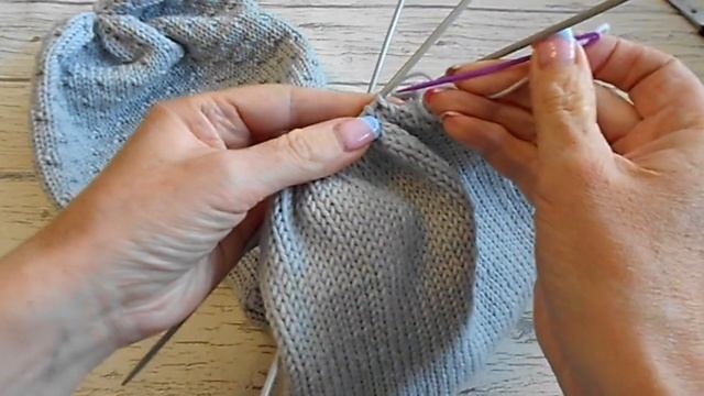 Шапочка с помпоном/Елена Masterica/A Hat With A Pompom