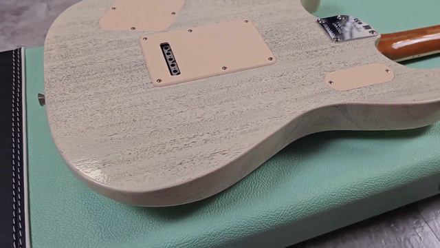 2020 Fender Parallel Universe Volume II Uptown Stratocaster - Static White смотреть онлайн