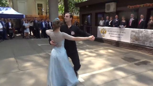 Вальс Тучи в голубом Школа исторического бального танца смотреть онлайн