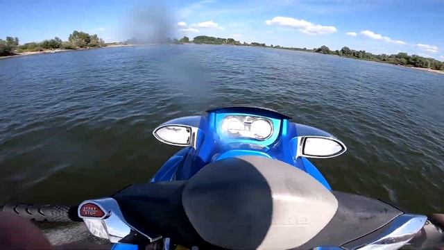 Покатушки на гидроцикле BRP Sea Doo GTX 215 с девочками | Влог на Спортбайке смотреть онлайн