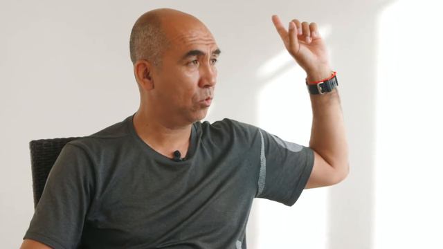 Как заработать миллион на скриптах продаж. Интервью с бизнес-тренером Сергеем Азимовым на Бали. ч. смотреть онлайн