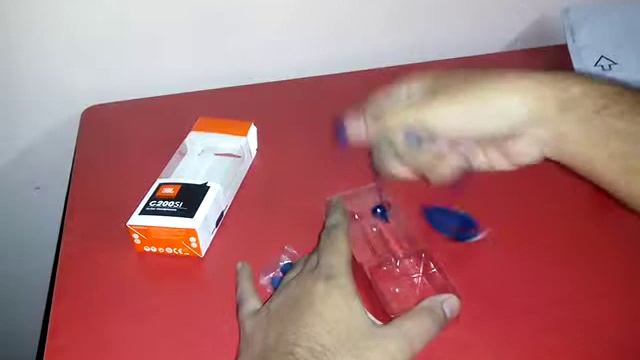 Unboxing of JBL C200SI Deep BASS earphone. смотреть онлайн