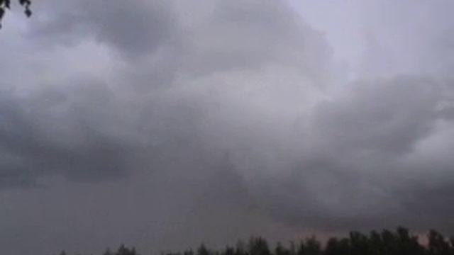 Гром гремит