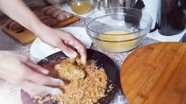 ?УТИНЫЕ КОТЛЕТКИ/ А-ля по -Киевски.Раз в жизни это нужно попробовать ? смотреть онлайн