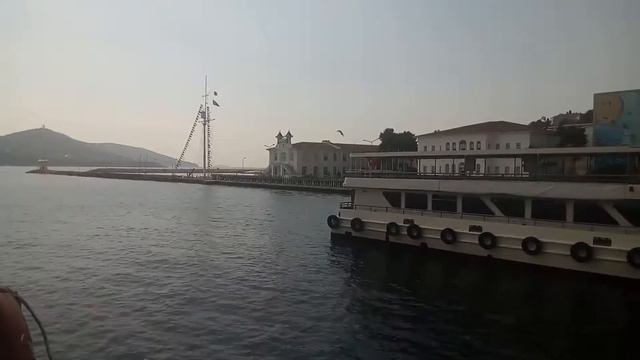 Высшая морская школа ВМС Турции. Остров Хейбелиада. Основана в 1773 году смотреть онлайн
