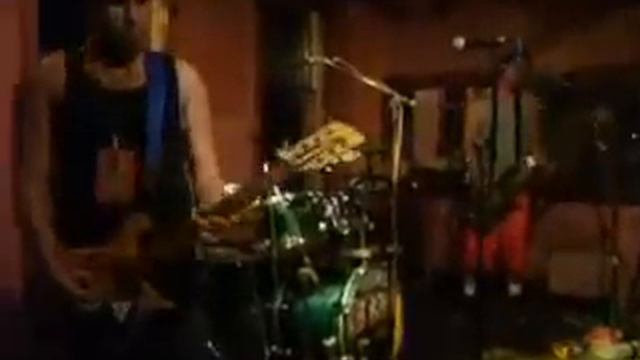 Tell Me (Live @ The Beachcomber - Aug 26, 2006) смотреть онлайн