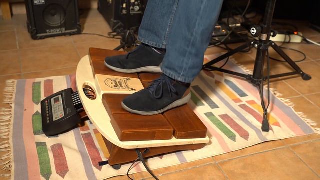 Acoustic Guitar With FloorDrum  - The Ultimate Stompbox Percussion Board For Live  Gigs