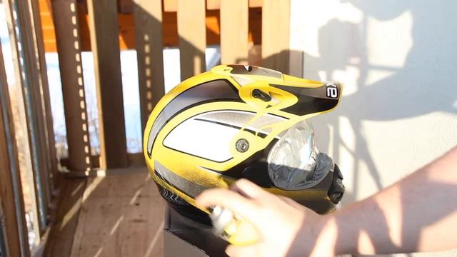DIY - Painting A Helmet With Sprayplast