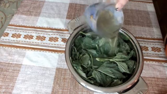 Салат с курицей и яйцом рецепт весенний смотреть онлайн