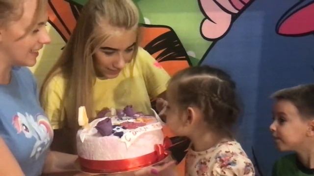 С днём рождения, Миленочка - 4 года смотреть онлайн