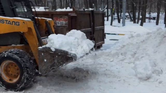 Вывоз снега в Москве - Чертаново смотреть онлайн