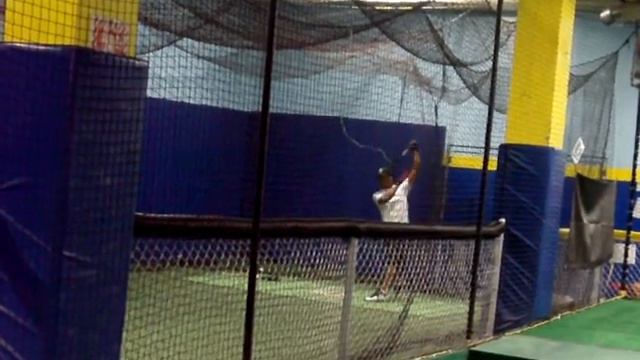 2011 senior shortstop Eric Alcantara@HARLEM BASEBALL HITTING ACADEMY смотреть онлайн