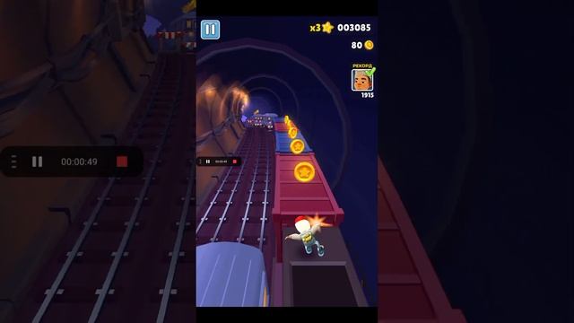 Ваня оболтус играет сабвей серф на 120 ФПС на Айпаде и на туолете смотреть онлайн