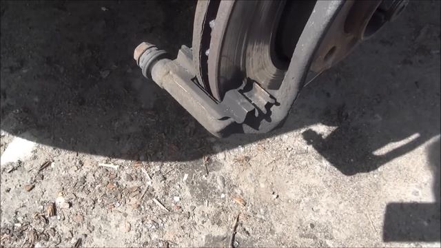 Nissan Note 1.6 меняем колодки. смотреть онлайн