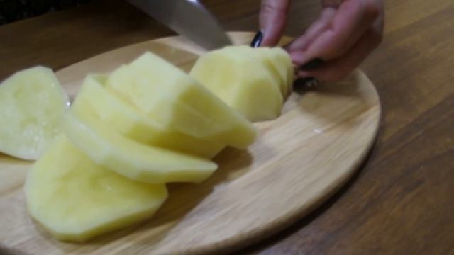 Мясо с овощами в горшочке.Готовим в духовке!Простой рецепт.. смотреть онлайн