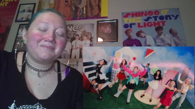 I react to: 4EVE - "สิ่งเล็กน้อย (LESS IS MORE)" M/V смотреть онлайн